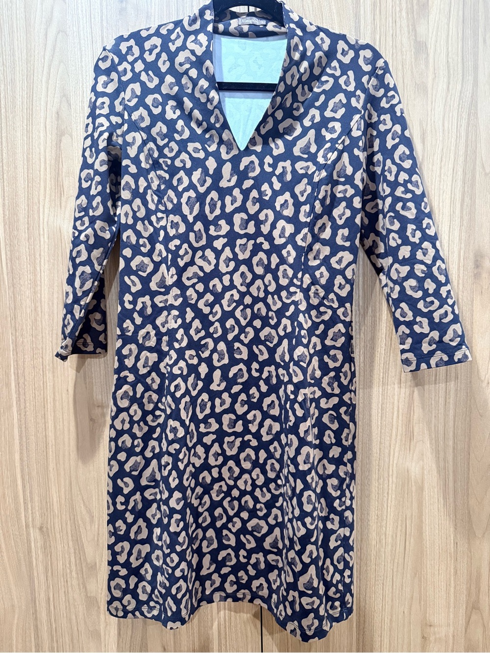 J. McLaughlin Black and Brown Leopard Print Long Sleeve V-Neck Dress